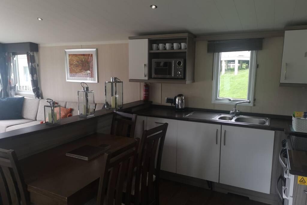 Hoburne Devon Bay Static 3 Bed Apartment Goodrington Exterior photo